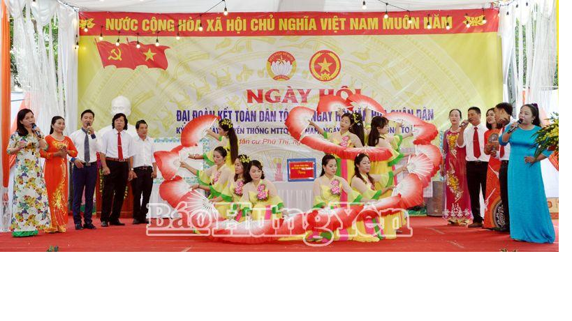 Một tiết mục văn nghệ tại Ngày hội