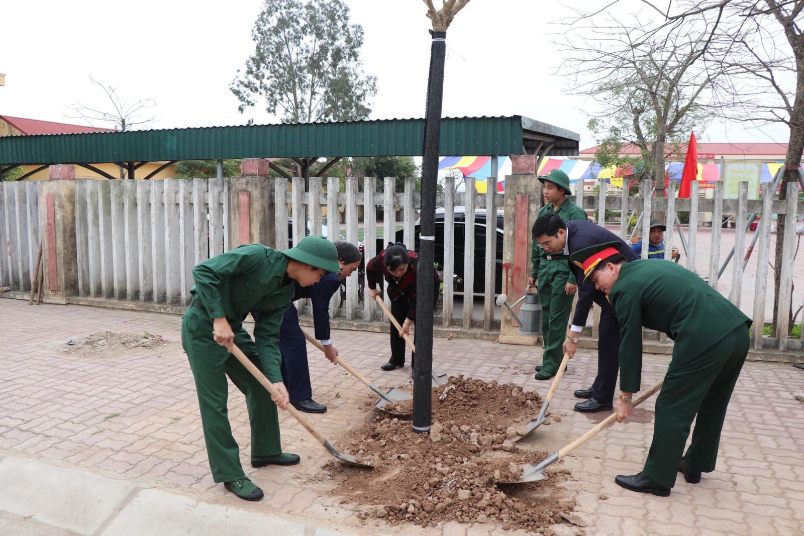 Tiên Lữ: Phát động Tết trồng cây “Đời đời nhớ ơn Bác Hồ”; tổ chức trồng “Hàng cây quân dân” Xuân Giáp Thìn