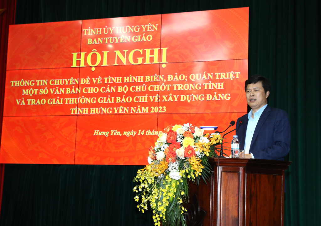 Thông tin chuyên đề về tình hình biển, đảo và quán triệt một số văn bản của Đảng