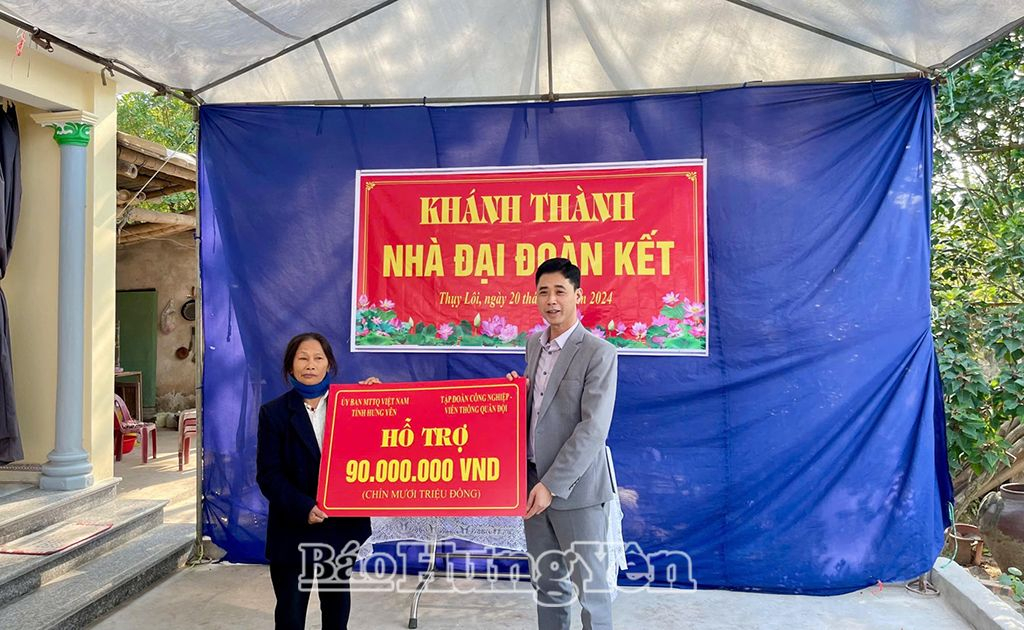 Khánh thành nhà “Đại đoàn kết” tặng hộ nghèo ở xã Thụy Lôi
