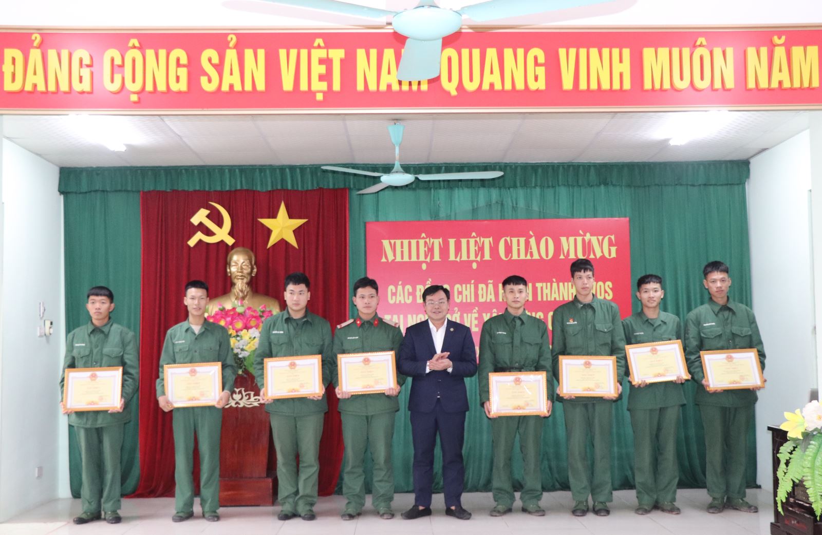 ĐÓN NHẬN QUÂN NHÂN HOÀN THÀNH NGHĨA VỤ QUÂN SỰ TRỞ VỀ ĐỊA PHƯƠNG