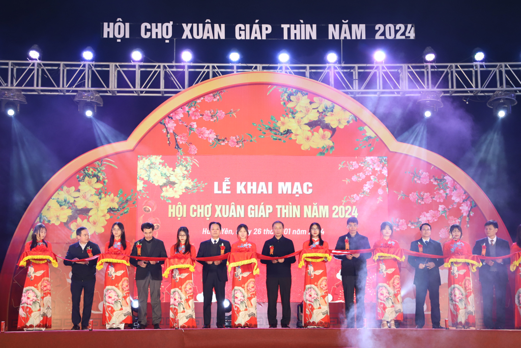 Khai mạc Hội chợ Xuân Giáp Thìn 2024