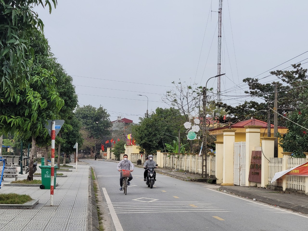 Huyện Tiên Lữ cứng hóa được 28,2 km tuyến đường thôn, đường xã